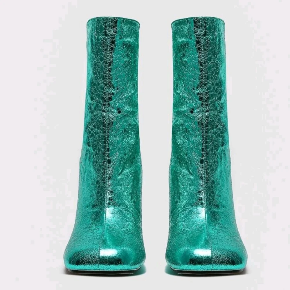 Pyramid Booties - Picture 4 of 5